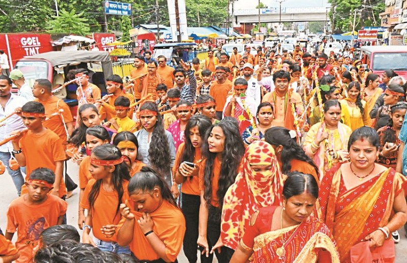 Sawan Somwar 2023: Bol Bam cheers till Mahadevghat