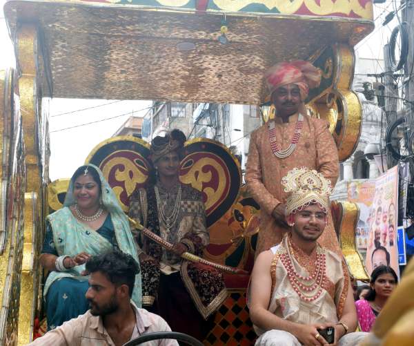 जैन सामाज का विशाल जुलूस 