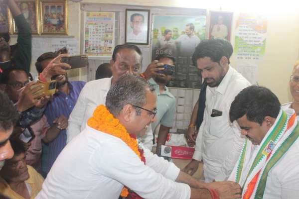 Congress leaders submitted applications