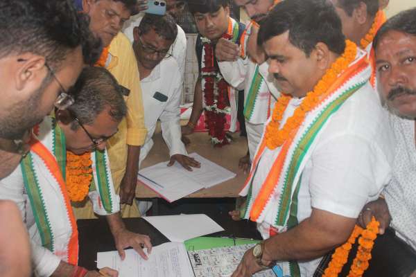 Congress leaders submitted applications
