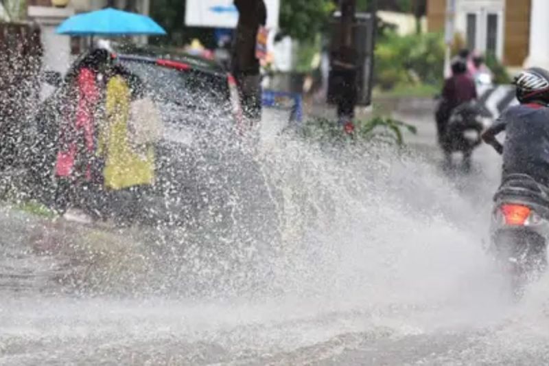 Weather update monsoon low pressure heavy rain 60 districts high alert for 48 hours