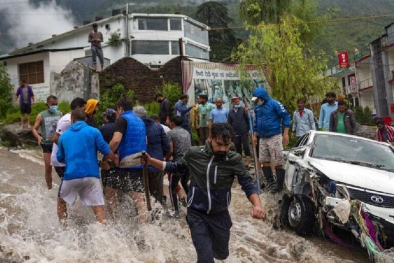 cloudburst in himachal School houses vehicles washed imd forecast