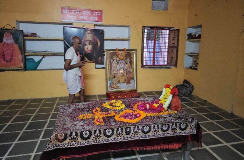 Video : राजस्थान के इस बालाजी मंदिर में 50 साल से चल रही है अखण्ड रामधुनी