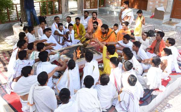 successful-launch-of-chandrayaan-3-sacrifices-at-home-hanuman-chalis