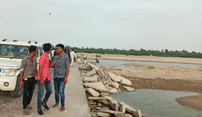 मूक-बधिर बच्चे ने गांव में जाकर इशारों में बताया, तीन बच्चे नदी में डूब गए