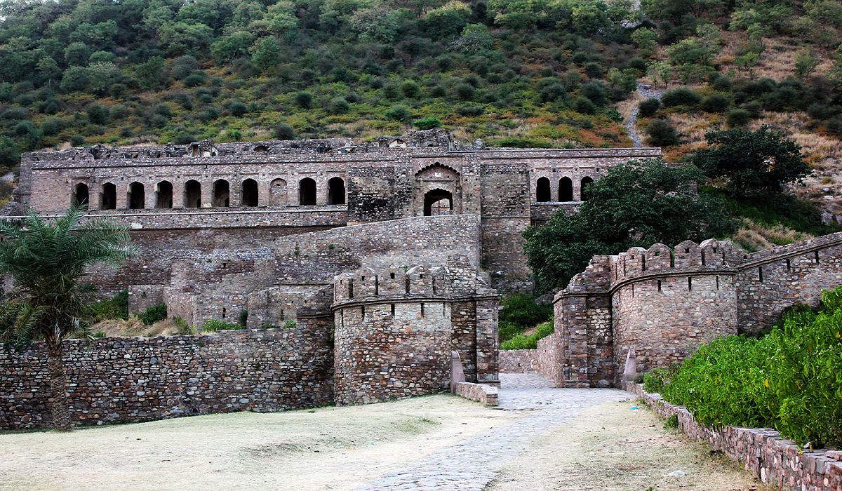 mysterious_bhangarh_fort_one_of_the_most_haunted_place_in_india.png