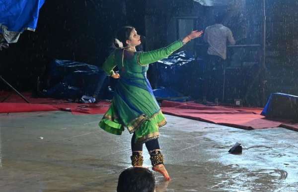 रिमझिम फुहार के बीच हुआ पावस प्रसंग