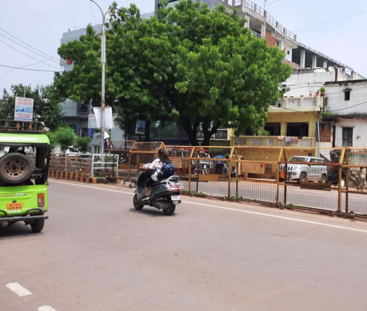 शहर की सडक़ों पर वाहन चलाते नाबालिग