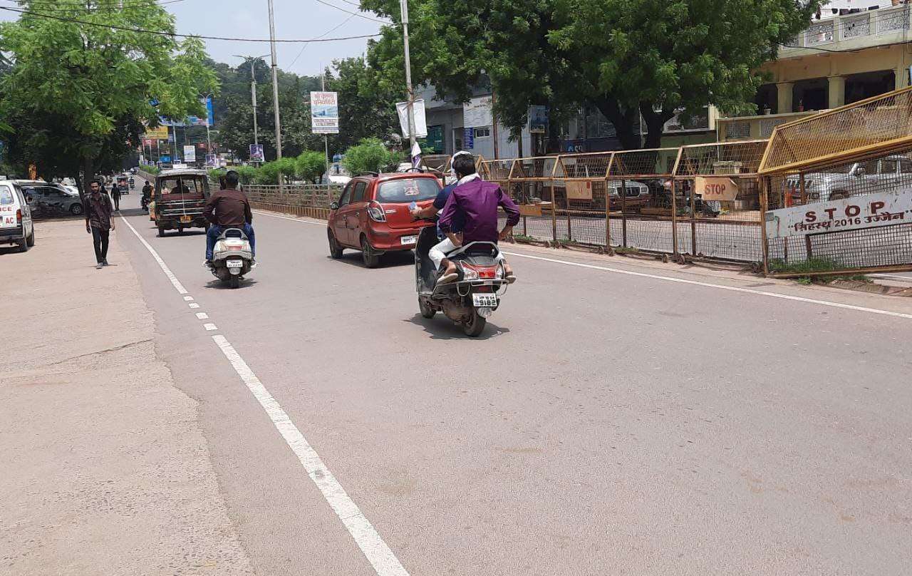 शहर की सडक़ों पर वाहन चलाते नाबालिग