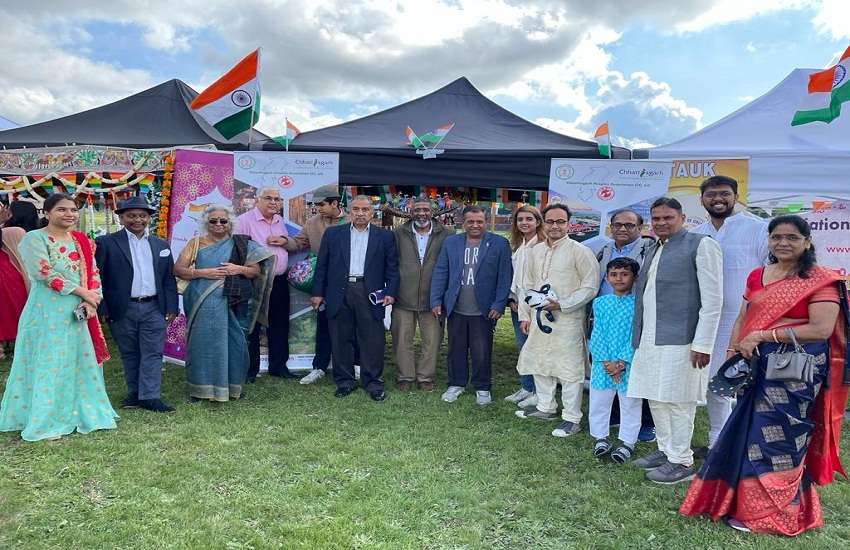 Chhattisgarhi dance to the tune of 'Hi...Dara Lor Gehe Re' in London