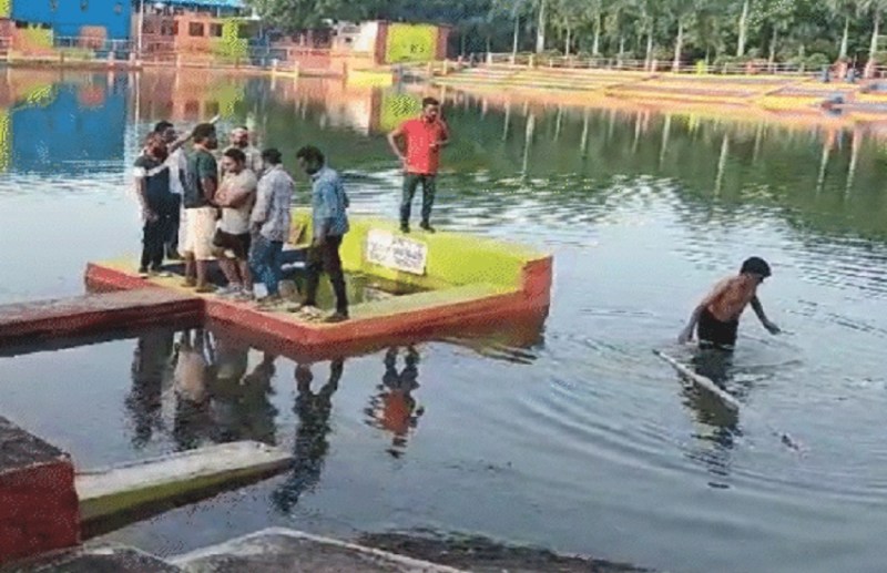 The woman died by jumping into the pond