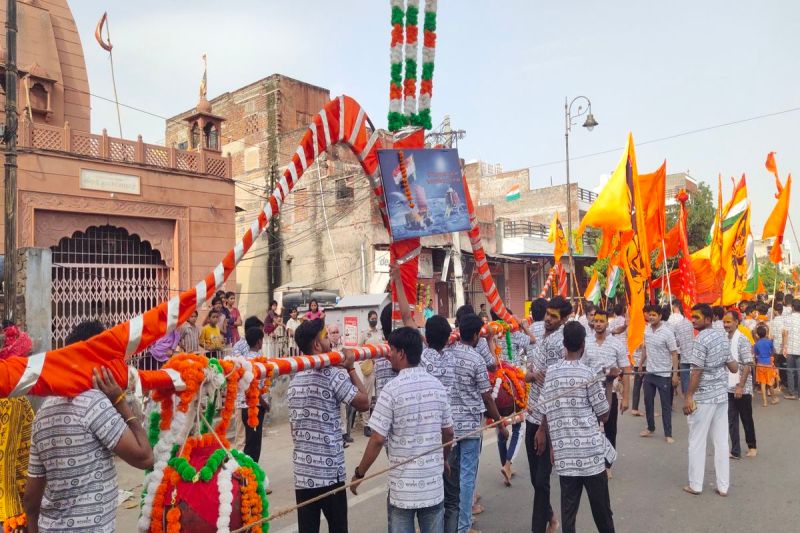 श्रावण एकादशी पर गलता तीर्थ में कांवड़ियो का मेला, देखने को मिली मिशन चन्द्रयान-3 की झलक
