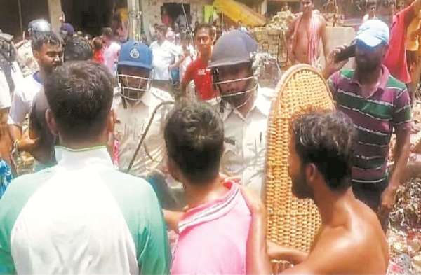 धमाके के स्थल के आस-पास के 50 से अधिक घरों को आंशिक रूप से नुकसान हुआ है। मलबे के नीचे लोगों के दबे होने की आशंका जताई है। मामले की जांच चल रही है।