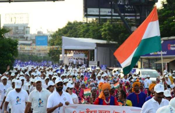 पत्रिका@ रायपुर. तीन माह बाद होने वाले विधानसभा चुनाव में सभी मतदाताओं को मतदान के लिए जागरूक करने शनिवार को राजधानी की मरीन ड्राइव में अलसुबह वाकेथॉन का आयोजन किया गया।