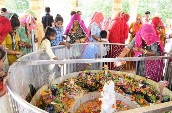 सावन का अंतिम सोमवार, शिवालयों में लगे भोले के जयकारे...