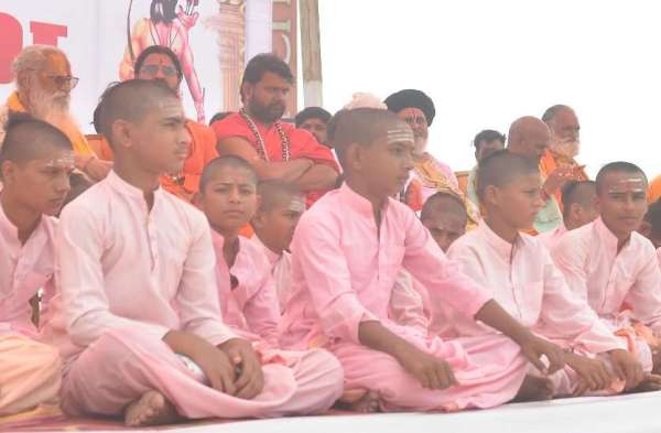 विप्र महाकुंभ में उमड़े लोग, गूंजे मंत्र और भगवान परशुराम के जयकारे...देखिए तस्वीरें