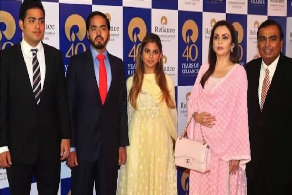 RIL AGM: नई पीढ़ी के हाथों में मुकेश अंबानी ने सौंपी कमान, आकाश-ईशा को मिली बड़ी जिम्मेदारी, पत्नी नीता बोर्ड से बाहर
