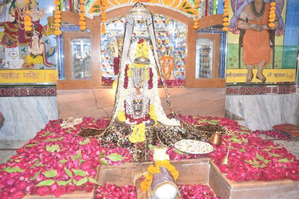 बर्फानी बाबा का दरबार