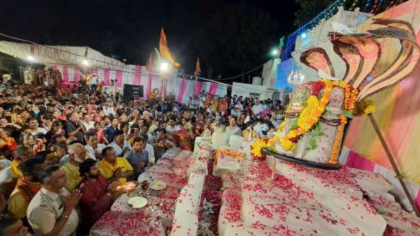 बर्फानी बाबा का दरबार