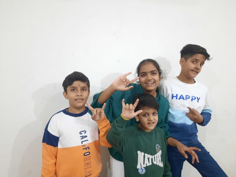 विदेश से ऑनलाइन राखियां भेज रहीं बहनें, सभी कजिन्स एक ही घर में मना रहे त्योहार