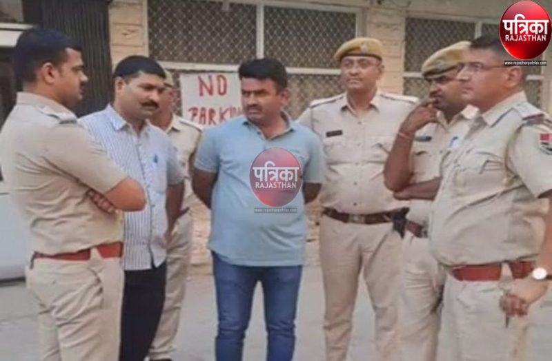 Robbery : यहां सर्राफा व्यापारी ने बताई आपबीती, कैसे शो रूम में हुई लूट की वारदात