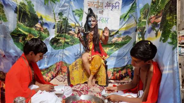 पुष्करणा दिवस पर शोभायात्रा निकली