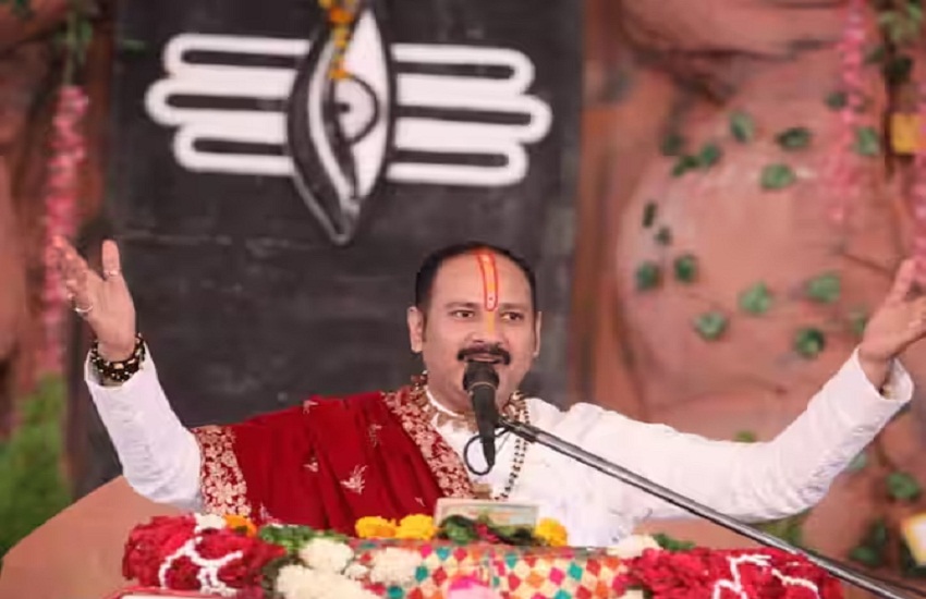 पं.प्रदीप मिश्रा ने महापुराण में कही खास बातें, धर्म परिवर्तन को लेकर समाज का किया मार्गदर्शन