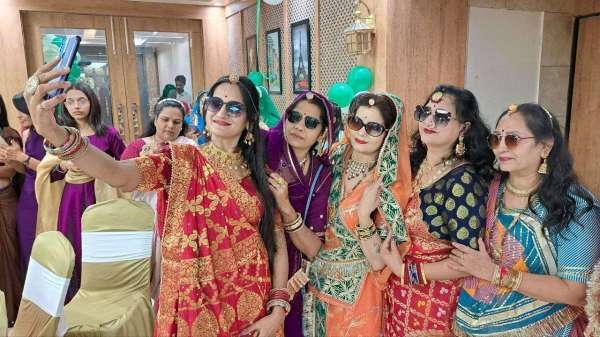 तीज उत्सव में बिखरी लोक संस्कृति