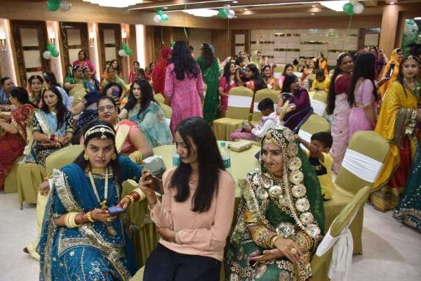 तीज उत्सव में बिखरी लोक संस्कृति