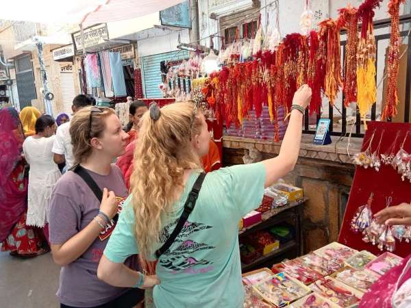 राखियों की जानकारी 