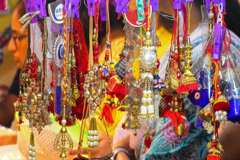 रक्षाबंधन पर 100 साल बाद बना महासंयोग, दिन में नहीं रात को बंधेगी राखी, यह रहेगा श्रेष्ठ मुहूर्त