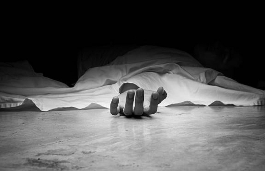 बारिश से बचने ट्रेलर के पीछे छिपा मजदुर, उसी समय ड्राइवर ने चला दी गाडी, दबकर दर्दनाक मौत