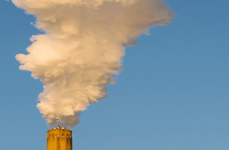 यूरोप में जीवाश्म उत्पादन 2023 में रेकॉर्ड निचले स्तर पर आया