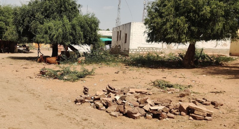 गुरु के दर अव्यवस्थाओं की दशा, न छाया न पानी