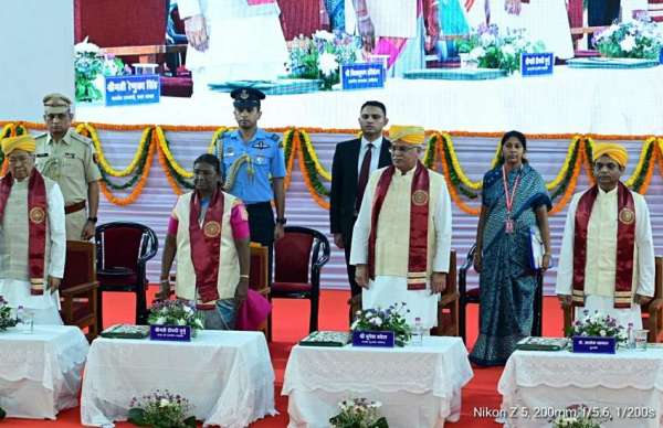 गुरु घासीदास विश्वविद्यालय के 10वें दीक्षांत समारोह में शामिल हुईं राष्ट्रपति मुर्मु