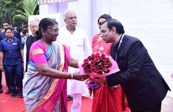 विश्वविद्यालय में 47 प्रतिशत छात्राएं पढ़ रही हैं