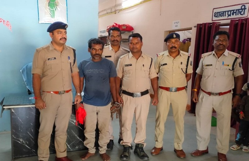 Father-in-law strangulated due to dispute, arrested Raigarh Crime News