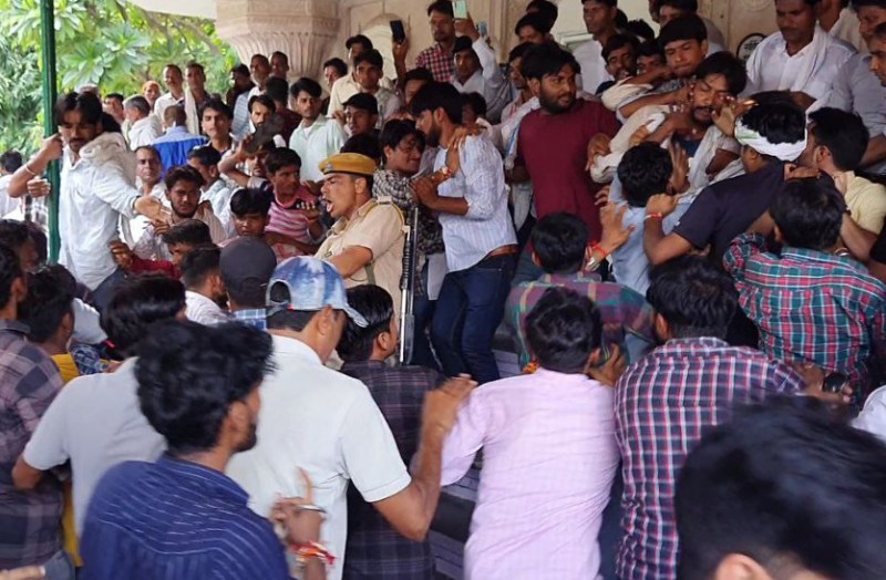 Congress Workers Kicking and punching in karauli