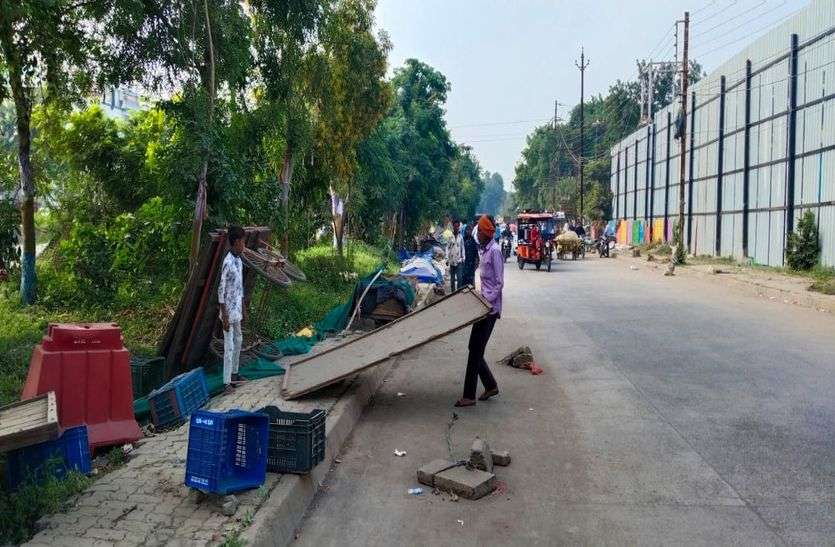 Indore News : नगर निगम ने फूटी कोठी के पास से हटाई 250 दुकानें