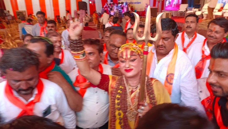 Kinnar Mahamandaleshwar Himangi Sakhi