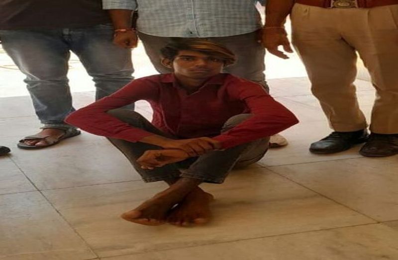 घर के बाहर से बाइक चोरी, सीसीटीवी से ऐसे आया पकड़ में...