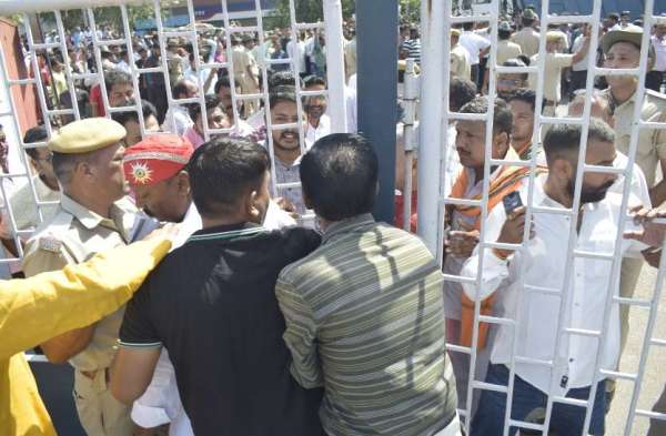 बागेश्वर धाम के धीरेन्द्र शास्त्री के अभिनंदन को उमड़े कोटावासी...देखिए तस्वीरें