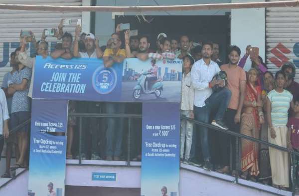 बागेश्वर धाम के धीरेन्द्र शास्त्री के अभिनंदन को उमड़े कोटावासी...देखिए तस्वीरें