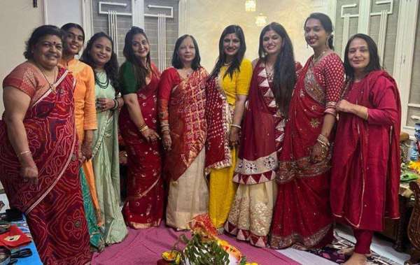  सुहाग की सलामती के लिए रखा व्रत