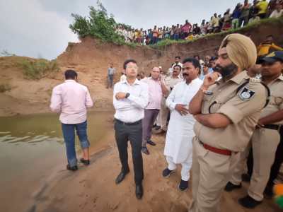 डूबे सभी बच्चे बिना बताए दूधी नदी में नहाने गए थे, बीच भंवर में जाने से डूबे