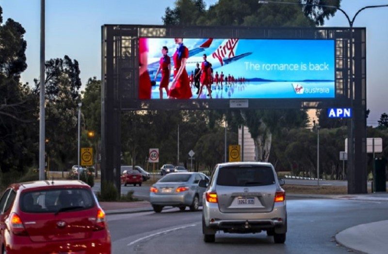 आर्टिफिशियल इंटेलिजेंस संचालित डिजिटल बिलबोर्ड्स से विज्ञापन क्षेत्र में क्रांति