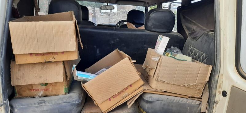 शिक्षक बांट रहा था अनाधिकृत दवा, नशीली और प्रतिबंधित दवाइयां बरामद