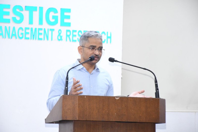 नाइट वर्किंग कल्चर के सकारात्मक पहलू भी आने चाहिए सामने