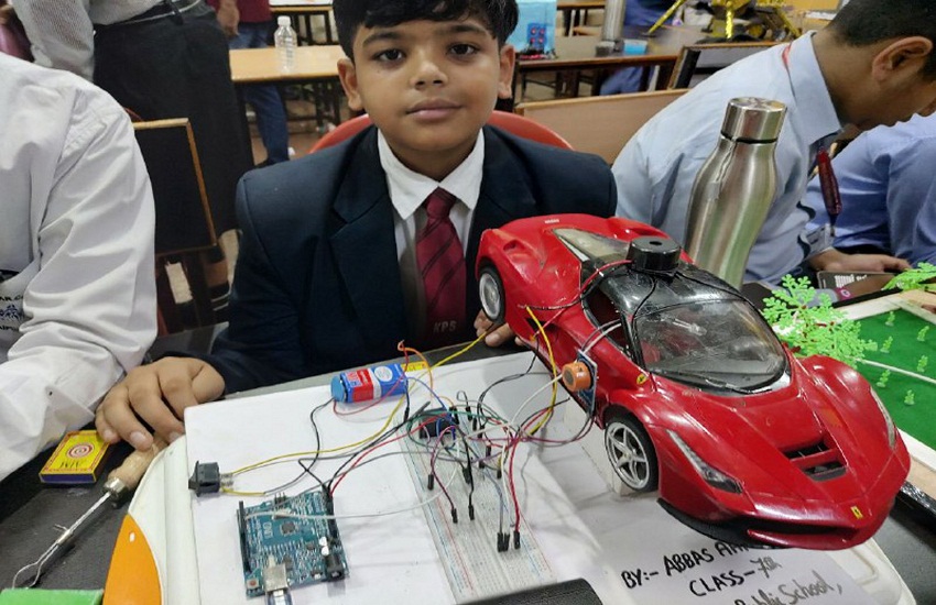 शराबी ड्राइवर ध्यान दें....अगर अब पी कर चलाई गाड़ी तो कार में बजेगा अलार्म, CG के अब्बास अहमद ने बनाया मॉडल