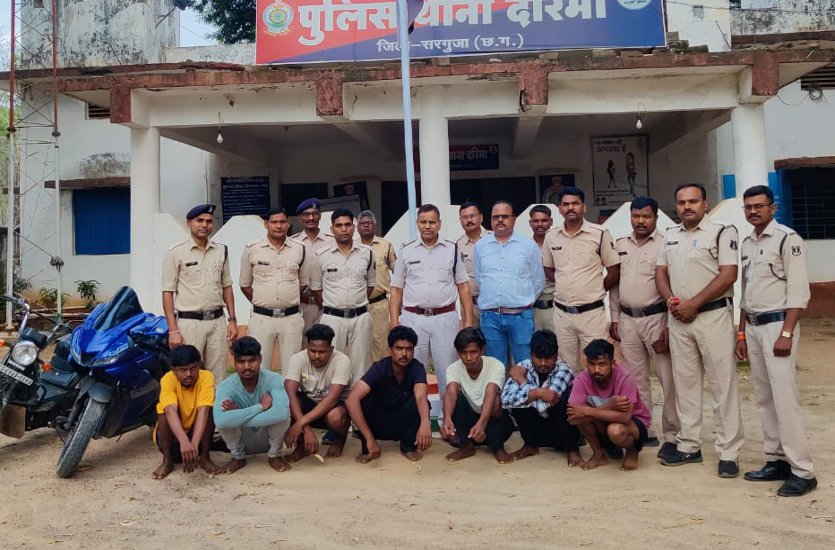 राइस मिल में घुसकर डकैतों ने की मुंशी की पिटाई, फिर पिकअप में भरकर ले गए 250 बोरा धान, 7 गिरफ्तार